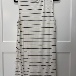 Everyday Chic Boutique White Black Striped Shift Dress With Mock Neck. Size L